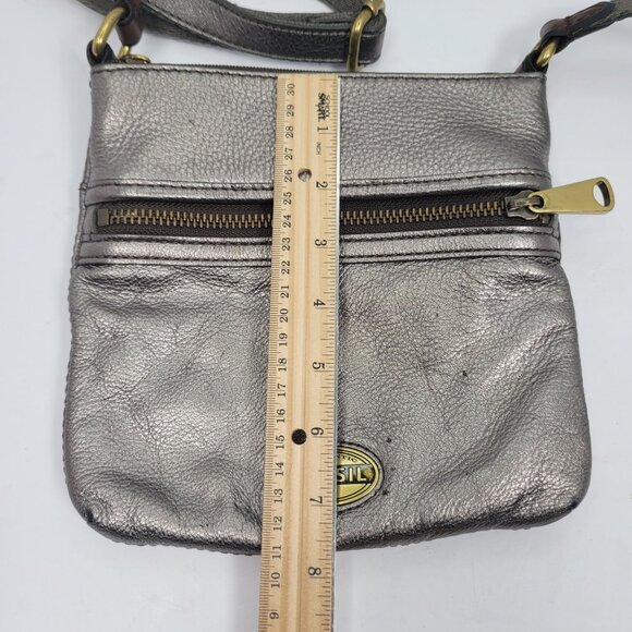 FOSSIL Women's Metallic Pewter Pebbled Leather Crossbody Bag - Picture 9 of 9